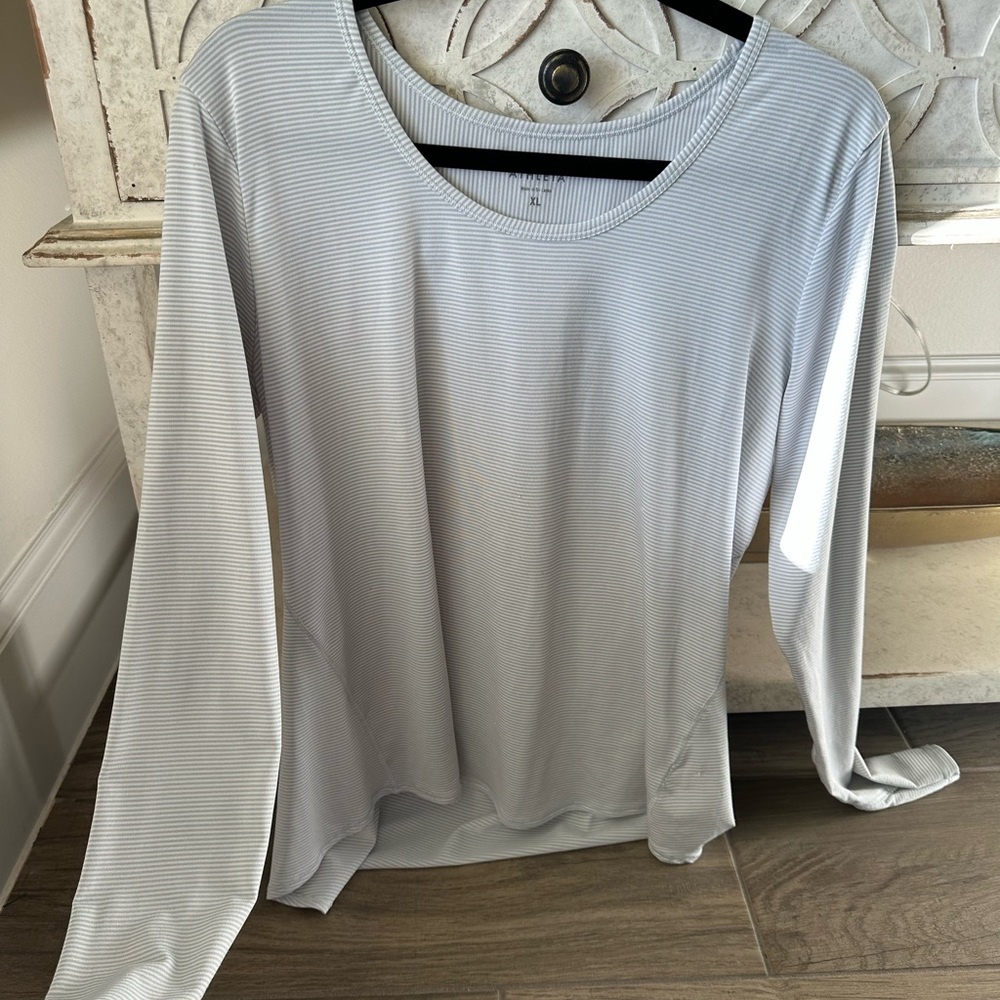 Athleta long sleeve top
